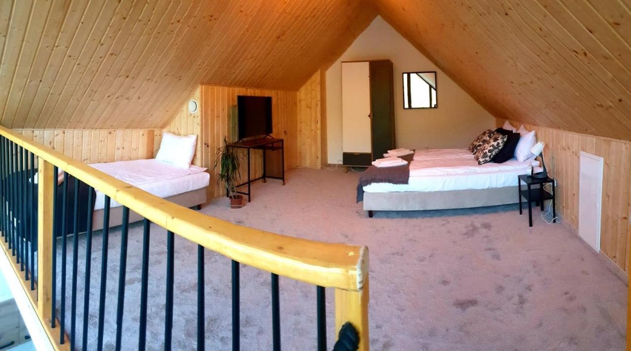 Hotel Bursztynowy Jozefow na Wisla Kültér fotó