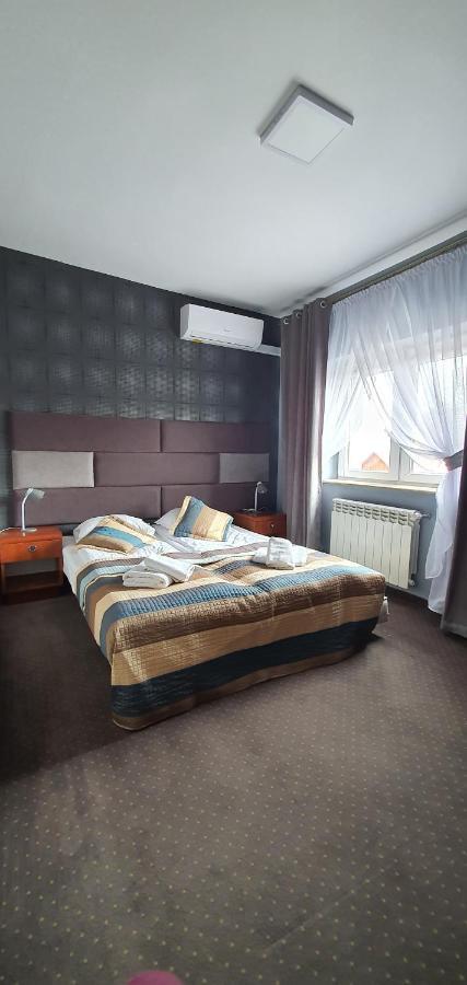 Hotel Bursztynowy Jozefow na Wisla Kültér fotó