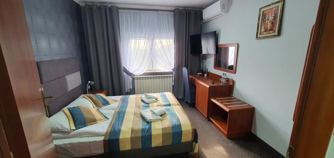 Hotel Bursztynowy Jozefow na Wisla Kültér fotó