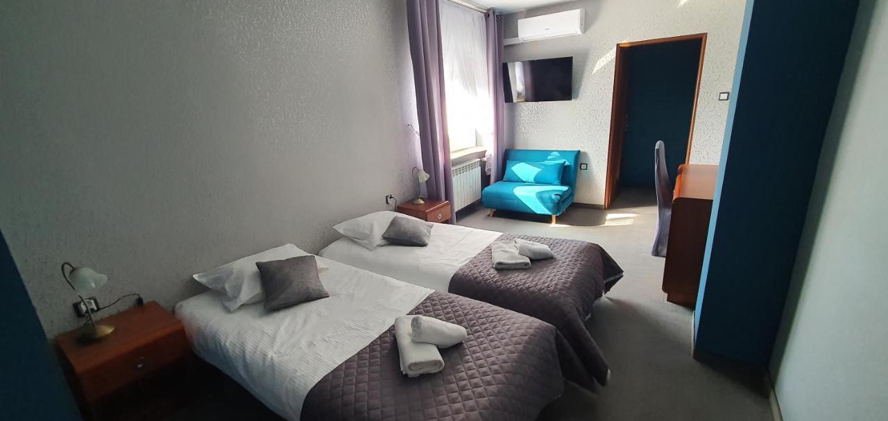 Hotel Bursztynowy Jozefow na Wisla Kültér fotó