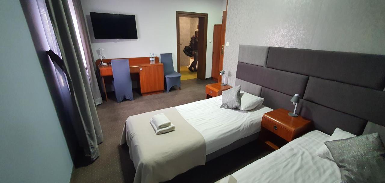 Hotel Bursztynowy Jozefow na Wisla Kültér fotó