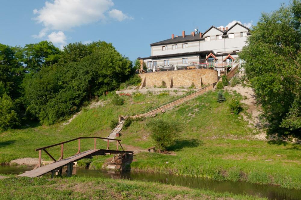 Hotel Bursztynowy Jozefow na Wisla Kültér fotó
