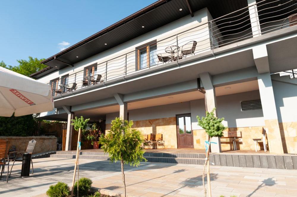 Hotel Bursztynowy Jozefow na Wisla Kültér fotó