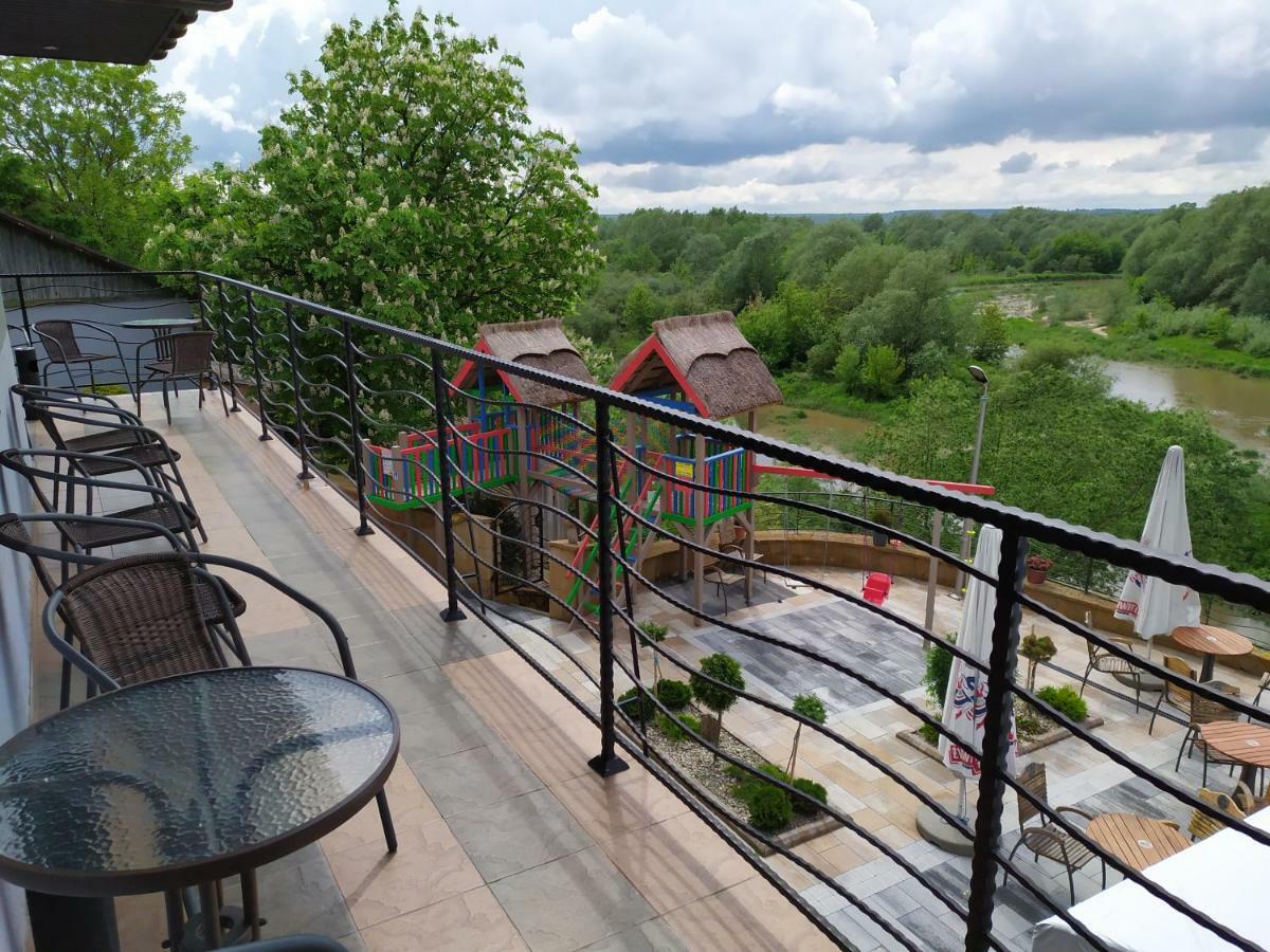 Hotel Bursztynowy Jozefow na Wisla Kültér fotó