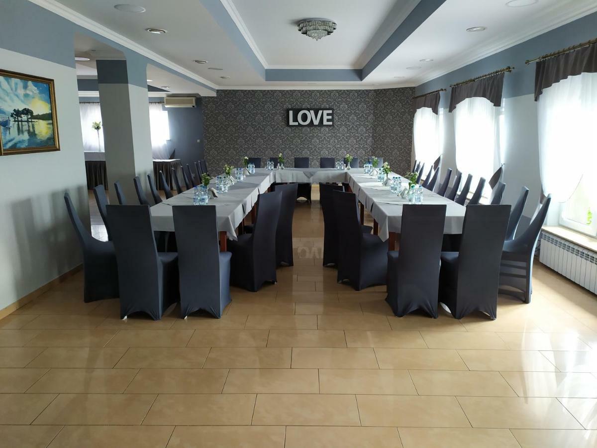 Hotel Bursztynowy Jozefow na Wisla Kültér fotó