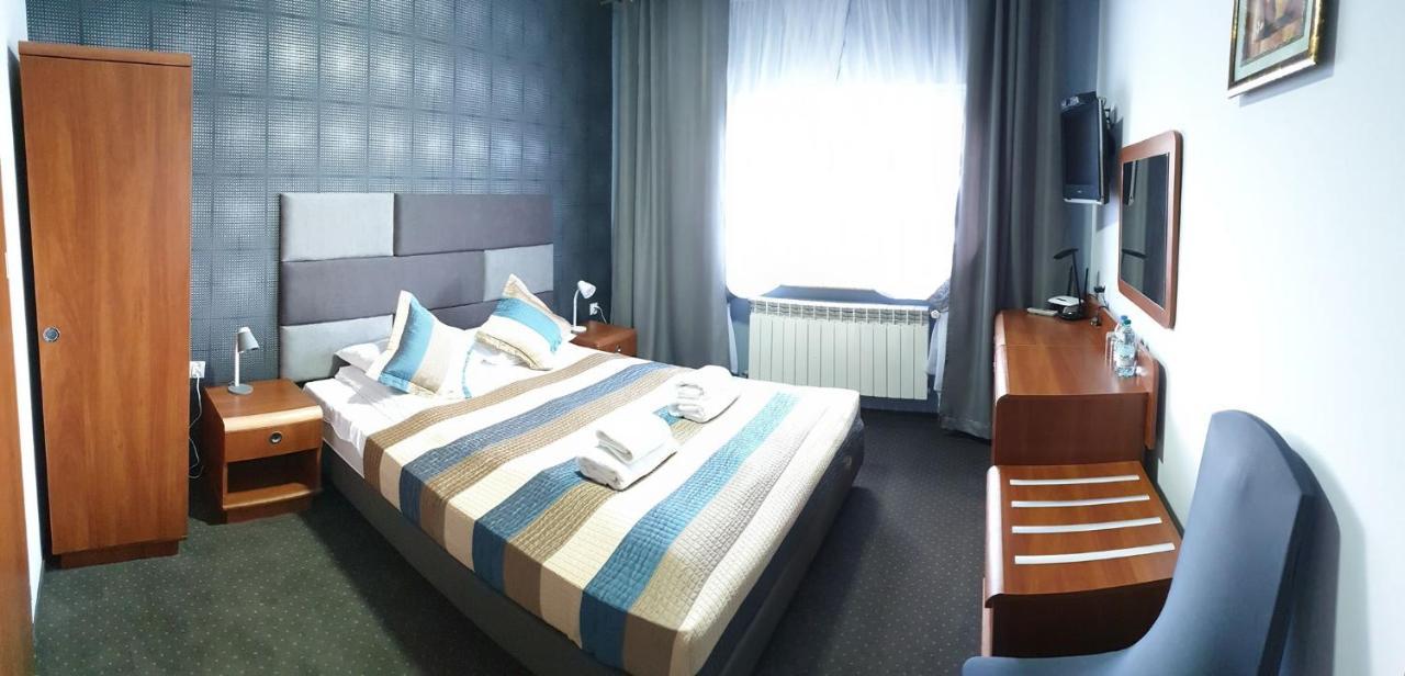 Hotel Bursztynowy Jozefow na Wisla Kültér fotó