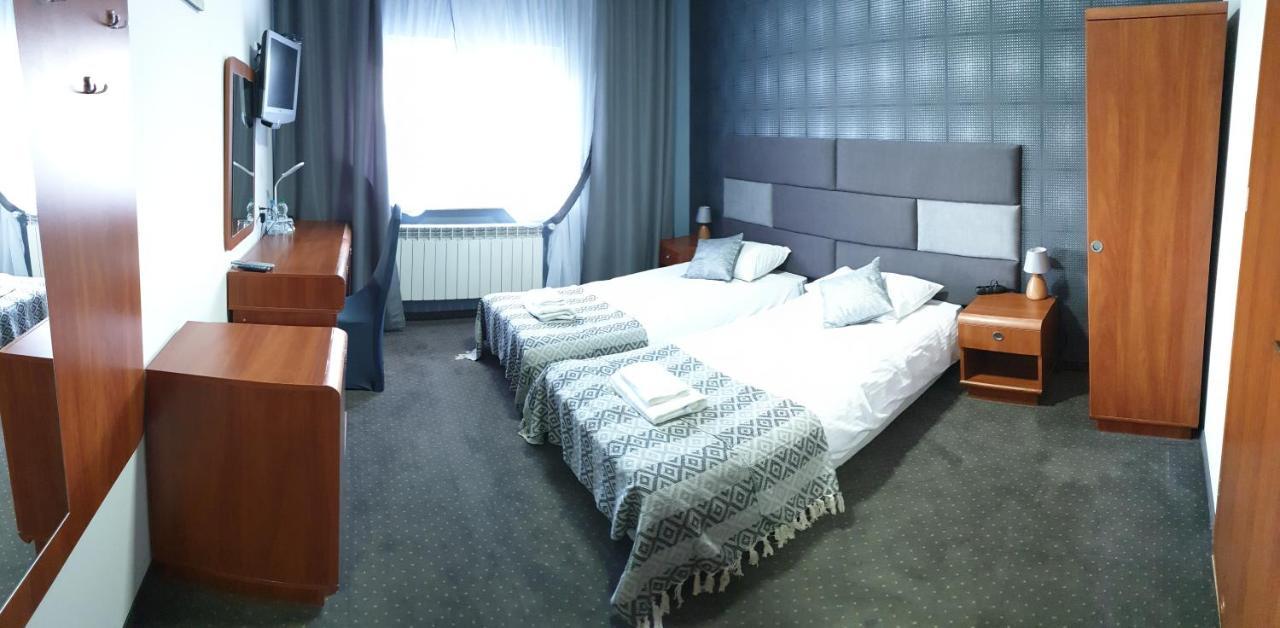 Hotel Bursztynowy Jozefow na Wisla Kültér fotó