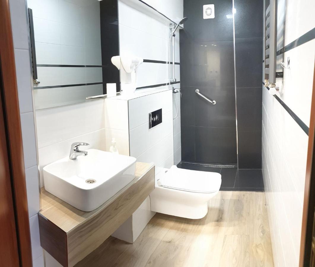 Hotel Bursztynowy Jozefow na Wisla Kültér fotó