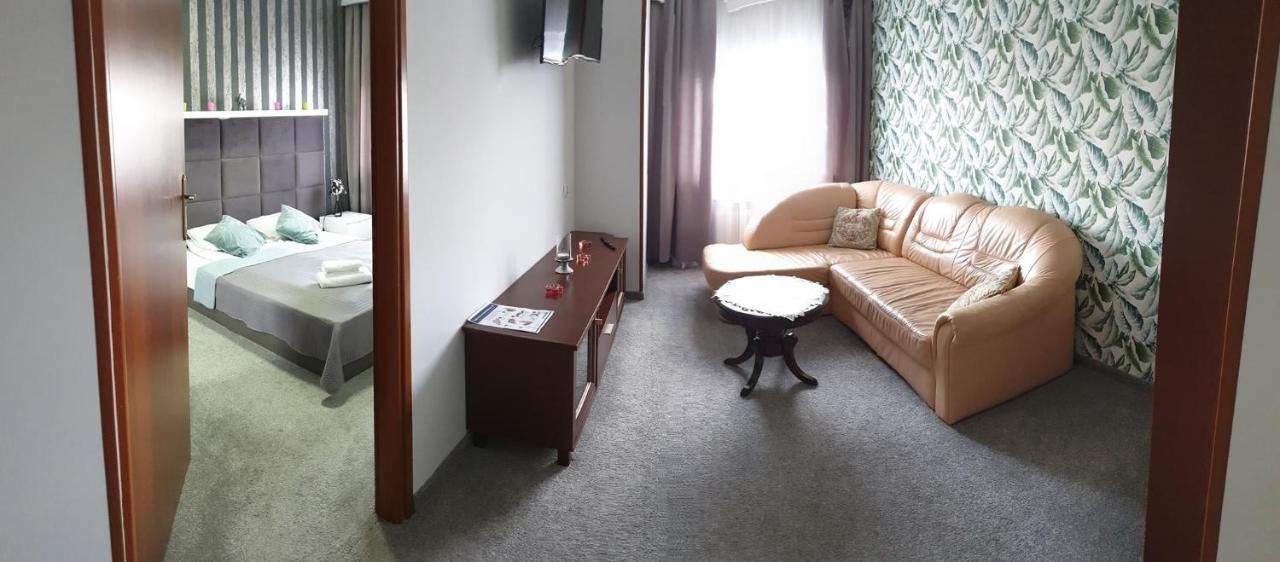 Hotel Bursztynowy Jozefow na Wisla Kültér fotó