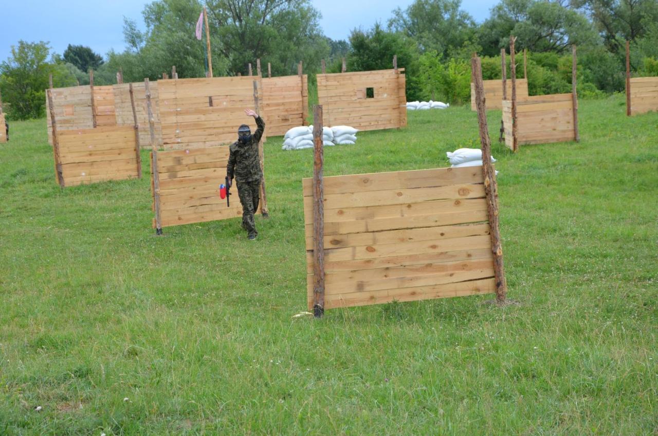 Hotel Bursztynowy Jozefow na Wisla Kültér fotó